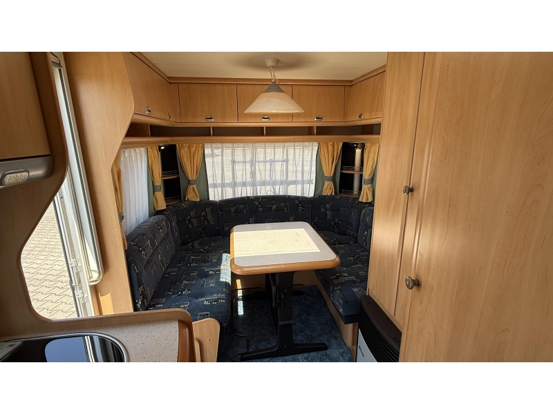 Hobby De luxe Easy 450 UF cama transversal asiento redondo inodoro foto: 1