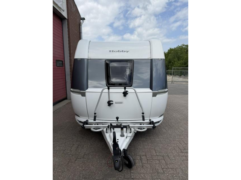 Hobby De Luxe 400 SFE Incl. Mover and Awning photo: 7