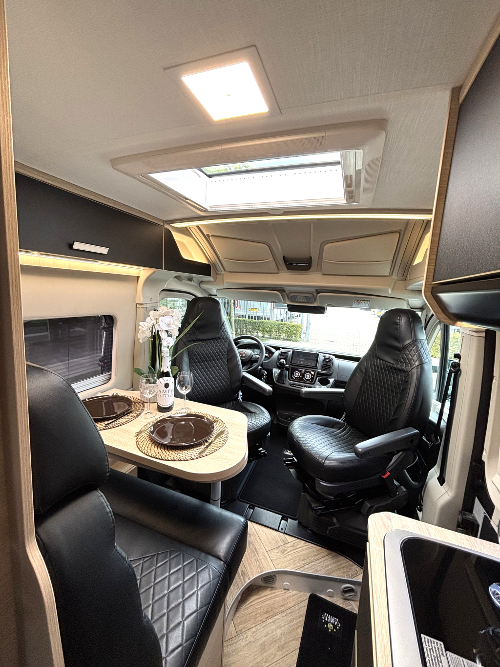 Chausson Sport Line 690 9-TRAPS AUTOMAAT HEFBED FIAT 8 180PK foto: 12