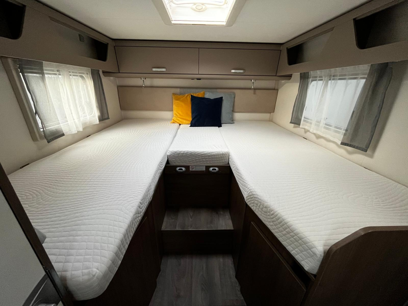 Carado T 447 - met TV + Schotel  foto: 2