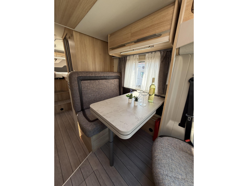 Knaus Sky Wave 650 MEG &iexcl;Amplia autocaravana! foto: 12