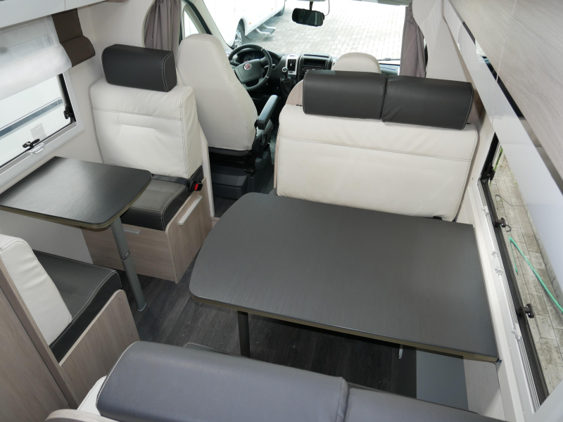 Challenger Premium VIP C256 6 pers 2021 VOCHTSCH 