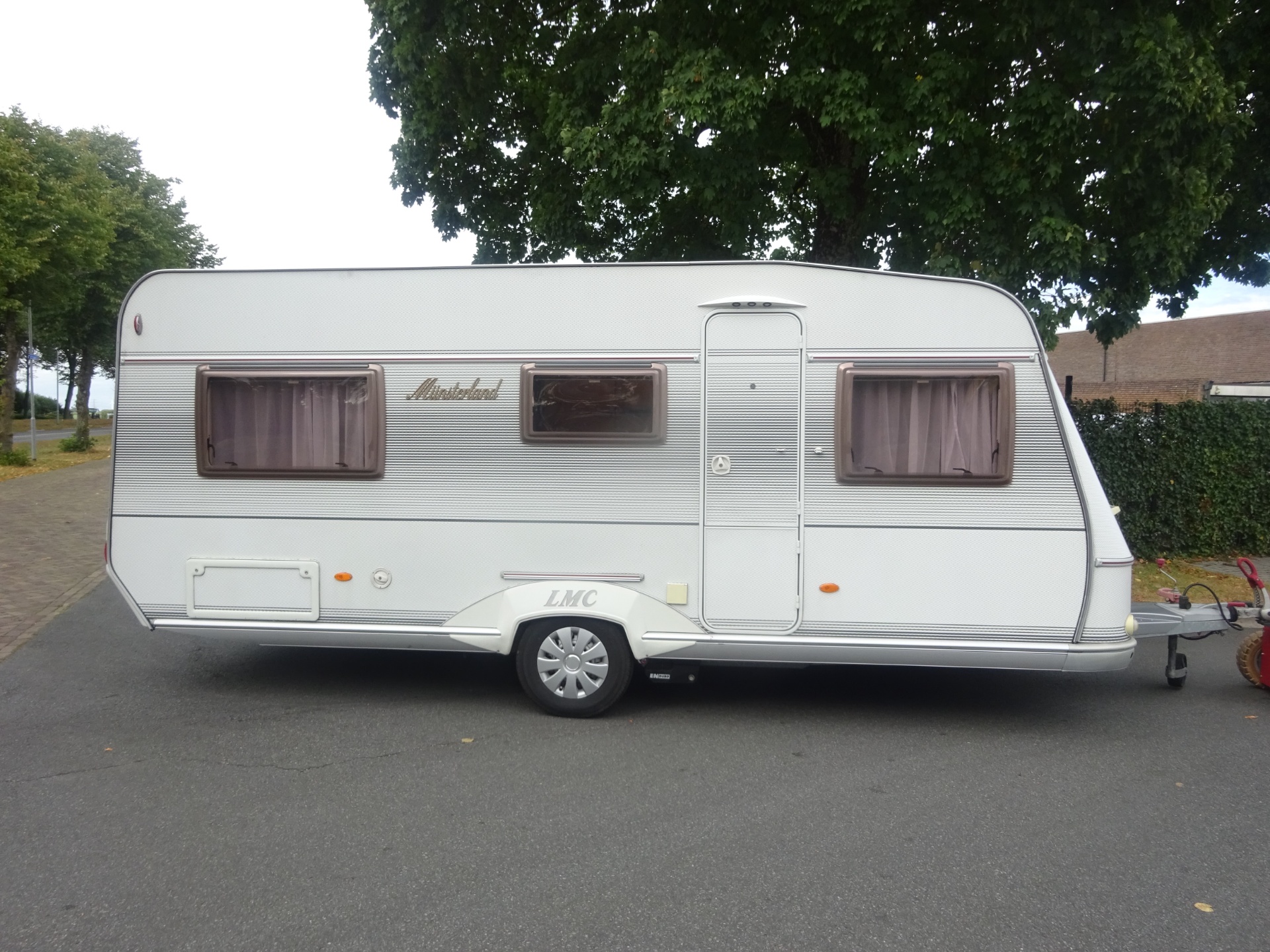 Lmc Munsterland 510 Frans Bed+Rondzit+Grote Koelkast en Mover foto: 4