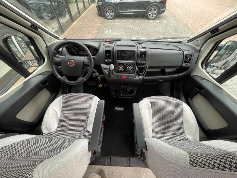 Karmann Davis 620 Single Beds Automatic photo: 9
