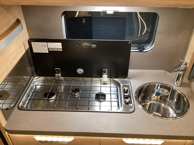 Knaus Sudwind Black Selection 540 UE model year 2026 photo: 13