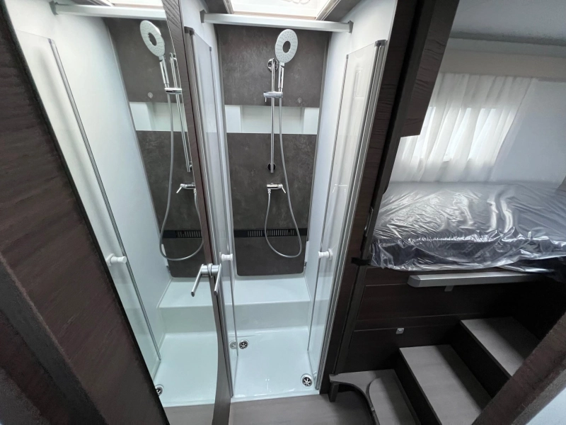 Adria Coral Supreme MB 670 DL LEDER/DAKAIRCONDITIONING  foto: 12