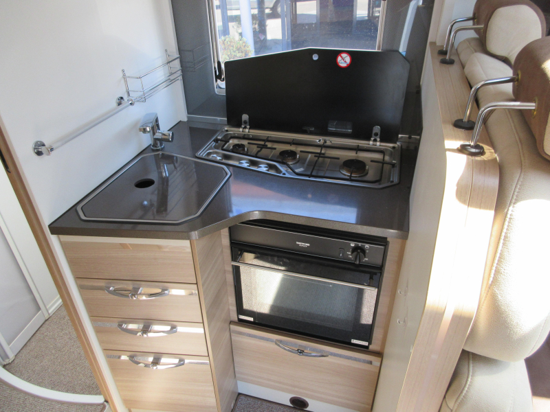 Adria Coral Plus S 670 SL 150hp AUTOMATIC MAXI LEVEL photo: 6