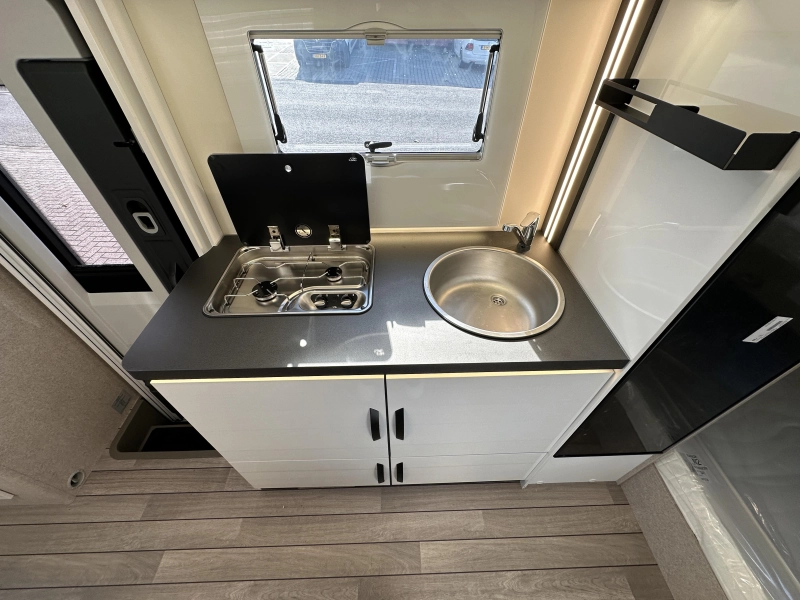 McLouis Glamys 320 8-Person Alcove 140HP photo: 13