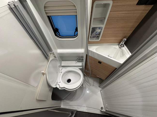 Malibu Van First Class - Two Rooms 640 LE RB Charming GT Skyview foto: 9