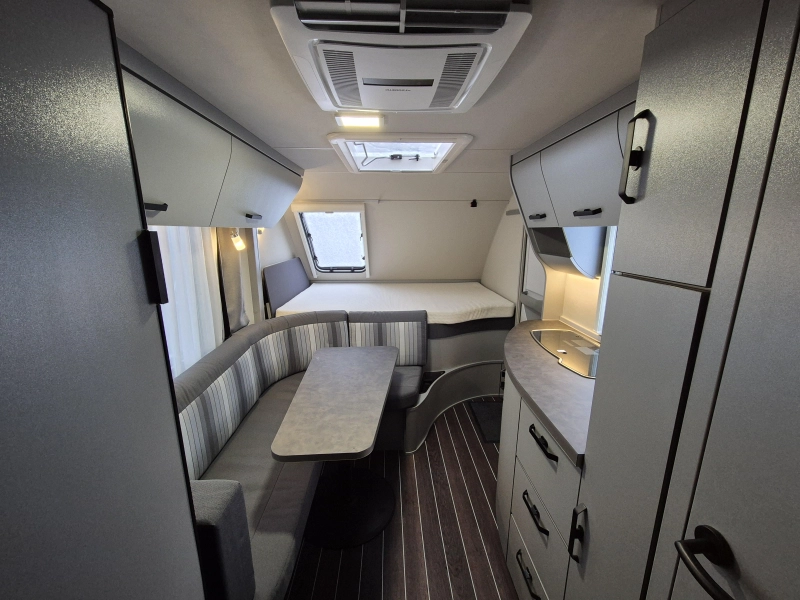 Knaus Sport en Fun 480 QL mover, air conditioning, air tent photo: 9