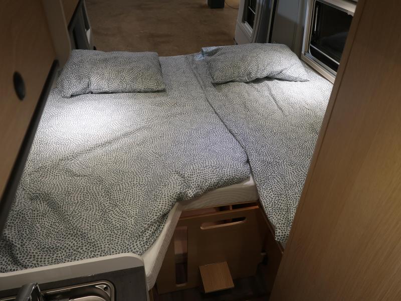 Sunlight Cliff 602 Adventure Edition 599CM EN ENKELE BEDDEN  foto: 2