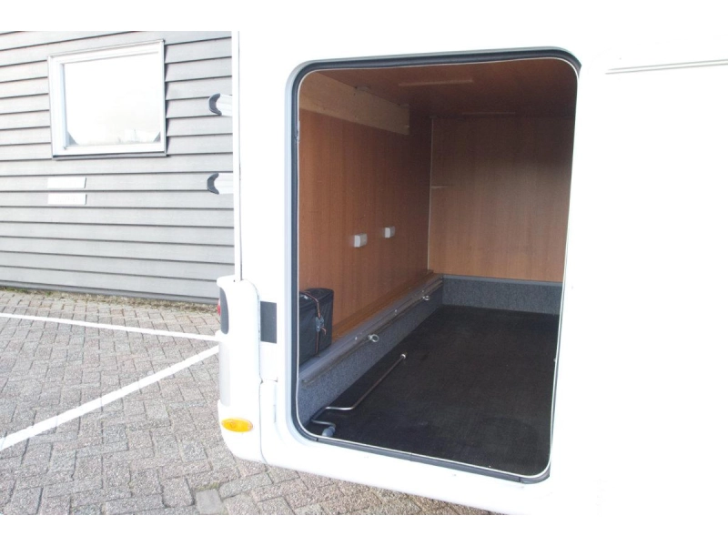 Dethleffs Globebus T 004 halfintegraal camper  foto: 9
