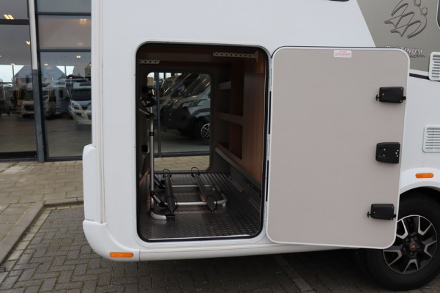 9-speed AUTOMATIC Knaus Platinum Edition Sun TI 650 flat floor single beds (80 photo: 19