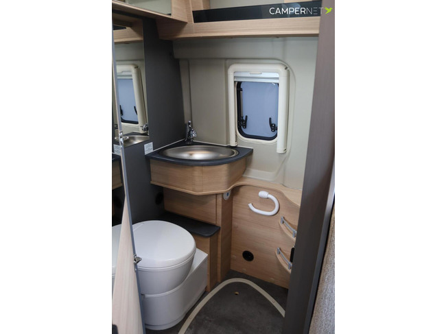 P&ouml;ssl Trenta 640 180hp Automatic | Single beds | Swing bike rack | Roof air conditioning | Zenec Multimedia system | Construct lock | Awning | photo: 18