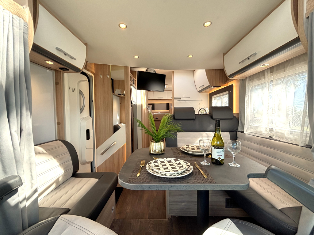 Sunlight Adventure T68 9-TR AUTOMAAT ENKELE BEDDEN + HEFBED foto: 19