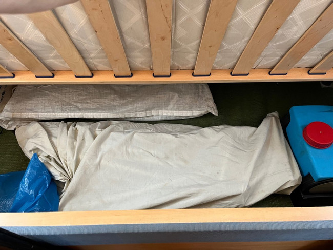 Hobby 450 De Luxe Easy fixed bed, round seating photo: 9