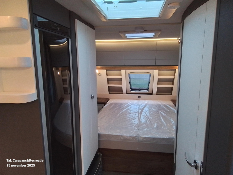 Hobby Excellent Edition 540 UFF con cama queen foto: 6