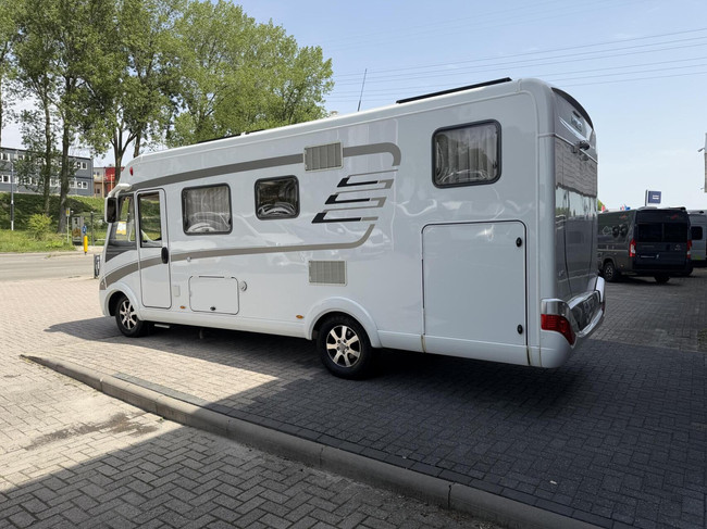 Hymer B 588 Automatic Single Beds Pull-down Bed 2X Airco Inverter Solar Panel photo: 6