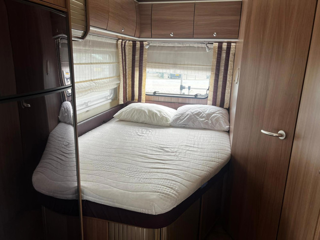 Bürstner Nieuwe Koppeling | Frans Bed | 4 Pers | Off Grid | Elektrisch Hefbed foto: 23