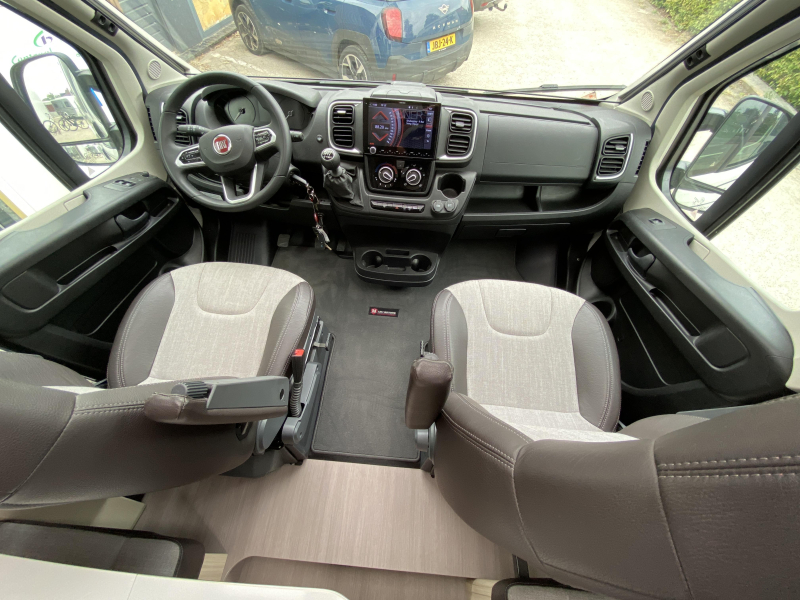 Adria Compact PLUS DL 3500km NIEUWSTAAT!  foto: 6
