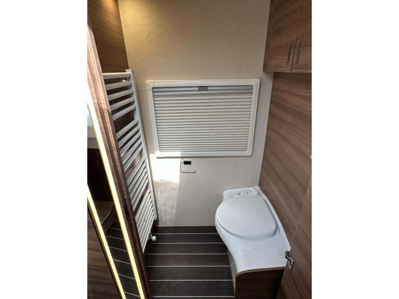 Knaus Sun I 900 LEG Luchtvering, Airco, ALDE  foto: 17