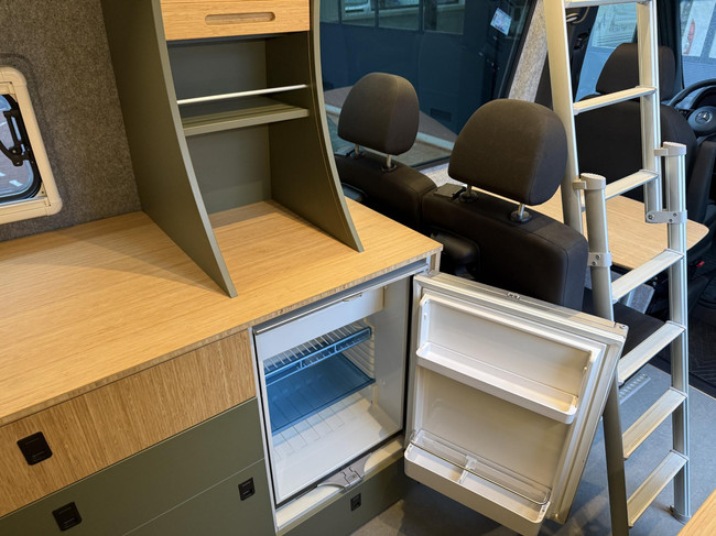 Leaf 4 Sprinter met Hefdak foto: 19