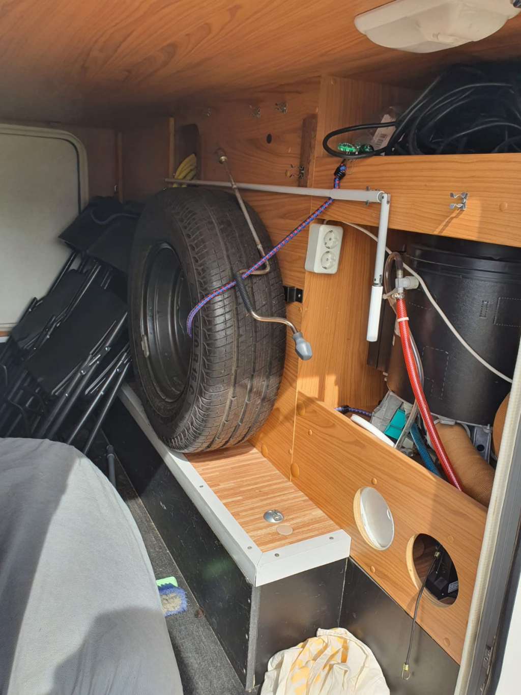 Fiat Ducato Bürstner Aviano i 650, 2 zonnepanelen Cruisecontrol Dakairco foto: 14