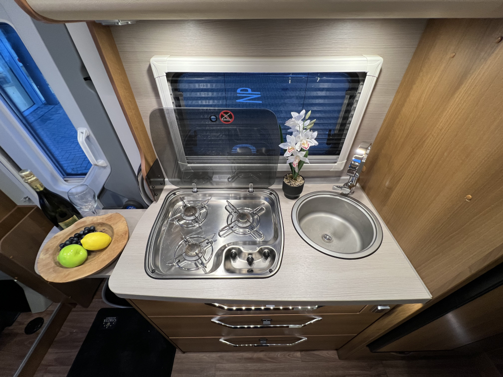 Knaus Van TI 650 MEG ENKELE BEDDEN 9-TRAPS AUTOMAAT EURO6 foto: 6