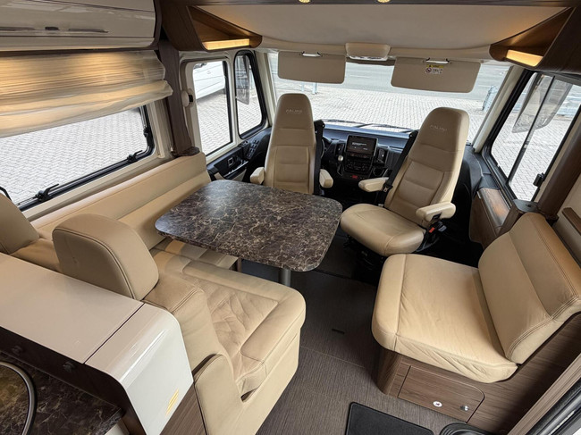 Hymer B704 SL Palmo Enkele Bedden Hefbed Zonnepanelen Omvormer foto: 14