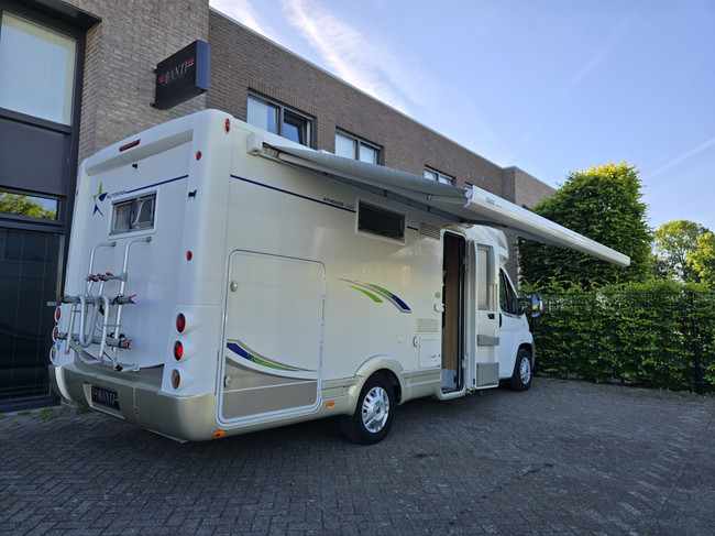 Autostar Athenor 589 TV + SATELLIET ZONNEPANELEN BEARLOCK foto: 7