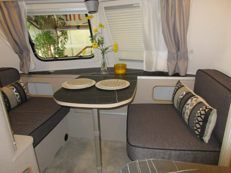 Eriba Touring Silver Editie 542 210 BREED/ENKELE BEDDEN!!  foto: 9