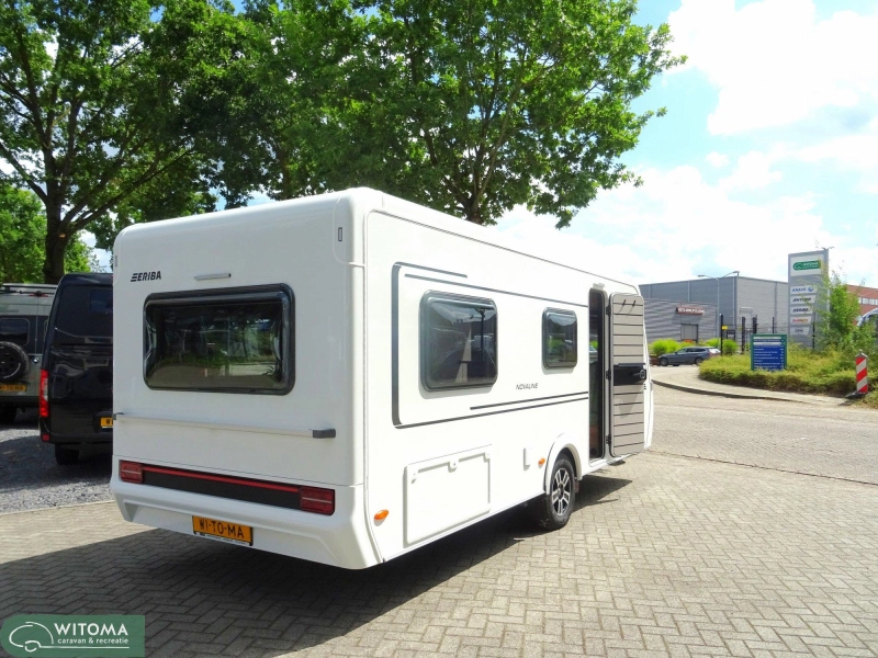 Eriba Novaline 495 Op show  foto: 20
