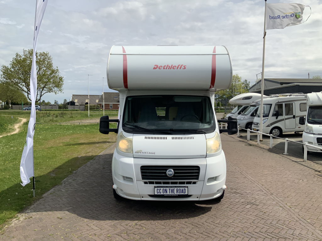 Detlheffs A 5881 Fiat 2.3 130 PS, Alkoven, Etagenbett, 5 Sitzpl&auml;tze und 6 Schlafpl&auml;tze, Hat Gebrauchsspuren, Bj. 2007 Camper Centrum On The Road Foto: 2