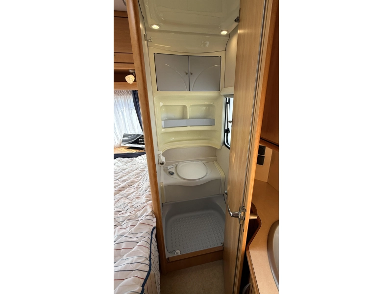 Fendt Saphir 470 TFB cama francesa asiento redondo inodoro foto: 15