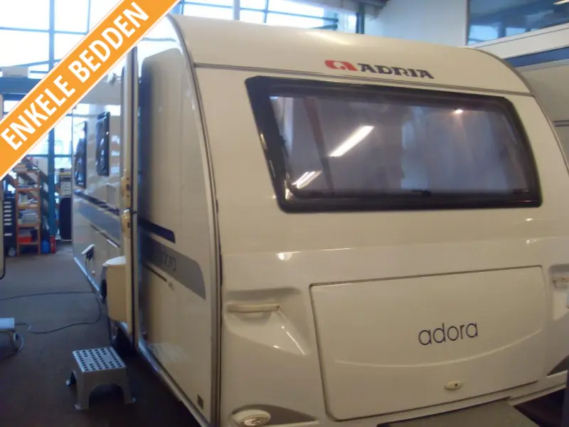 Adria Adora 492 UL ENKELE BEDDEN  hoofdfoto: 1