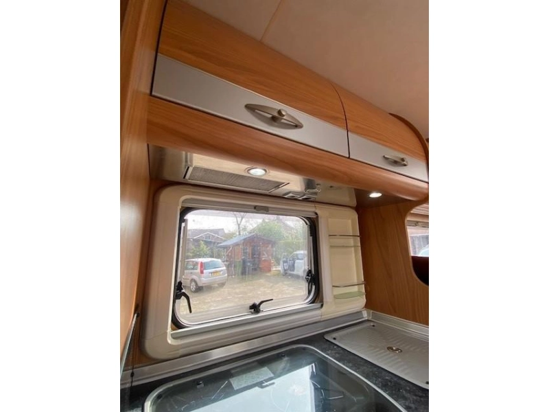 B&uuml;rstner Privilege 615 T 160 PS Foto: 6