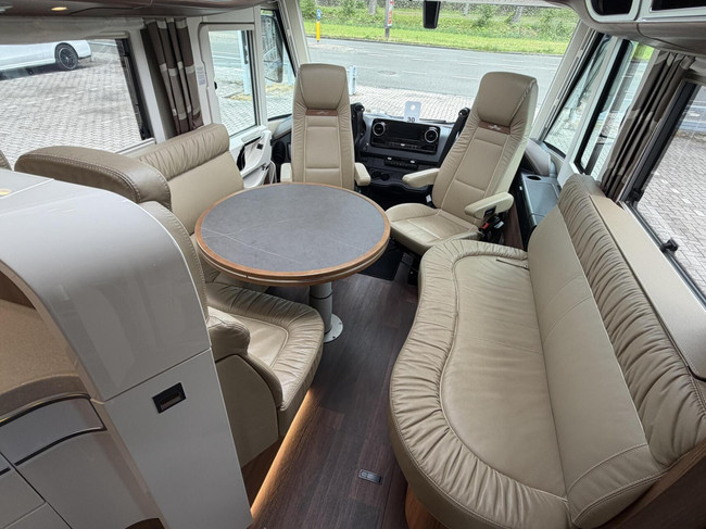 Carthago Chic E-Line I 61 XL-LE Boven Kasten 2X Airco Lithium Zonnepanelen foto: 13