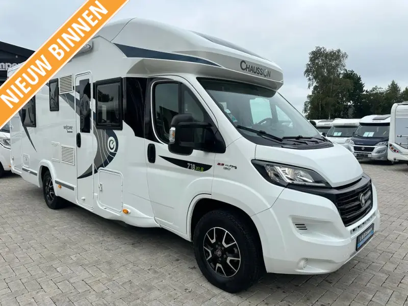 Chausson Limited Edition 718 XLB Queensize-Bett Hubbett