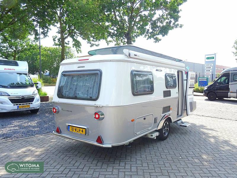 Eriba Touring Urban 542 sobre equipamiento completo foto: 16