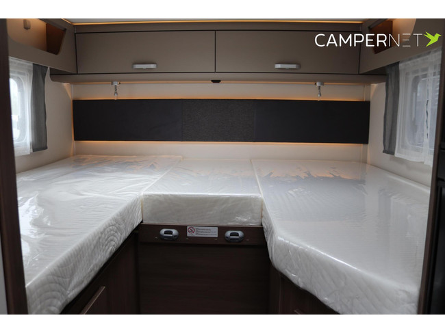 Carado T448 140pk Automaat | Pro + Pakket | Lengtebedden | Luifel | Grote garage | Hefbed | Nieuw uit voorraad leverbaar |Panoramaraam foto: 17