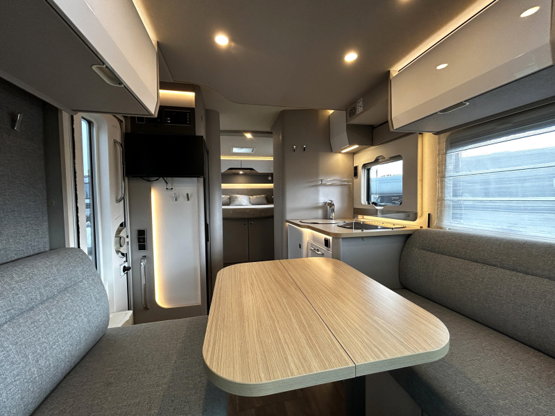 Hymer Tramp 695 S Mercedes/Queensbed/hefbed  foto: 6