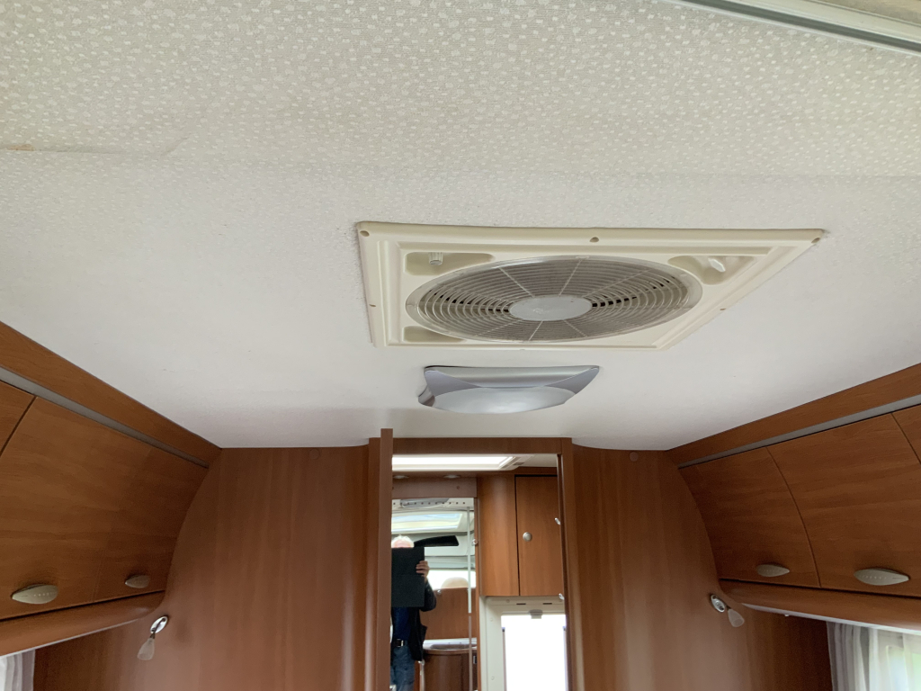 Chausson Allegro 96 – enkele bedden laag, wc en doucheruimte achter, zeer nette camper bj. 2009 Camper centrum On The Road  foto: 20