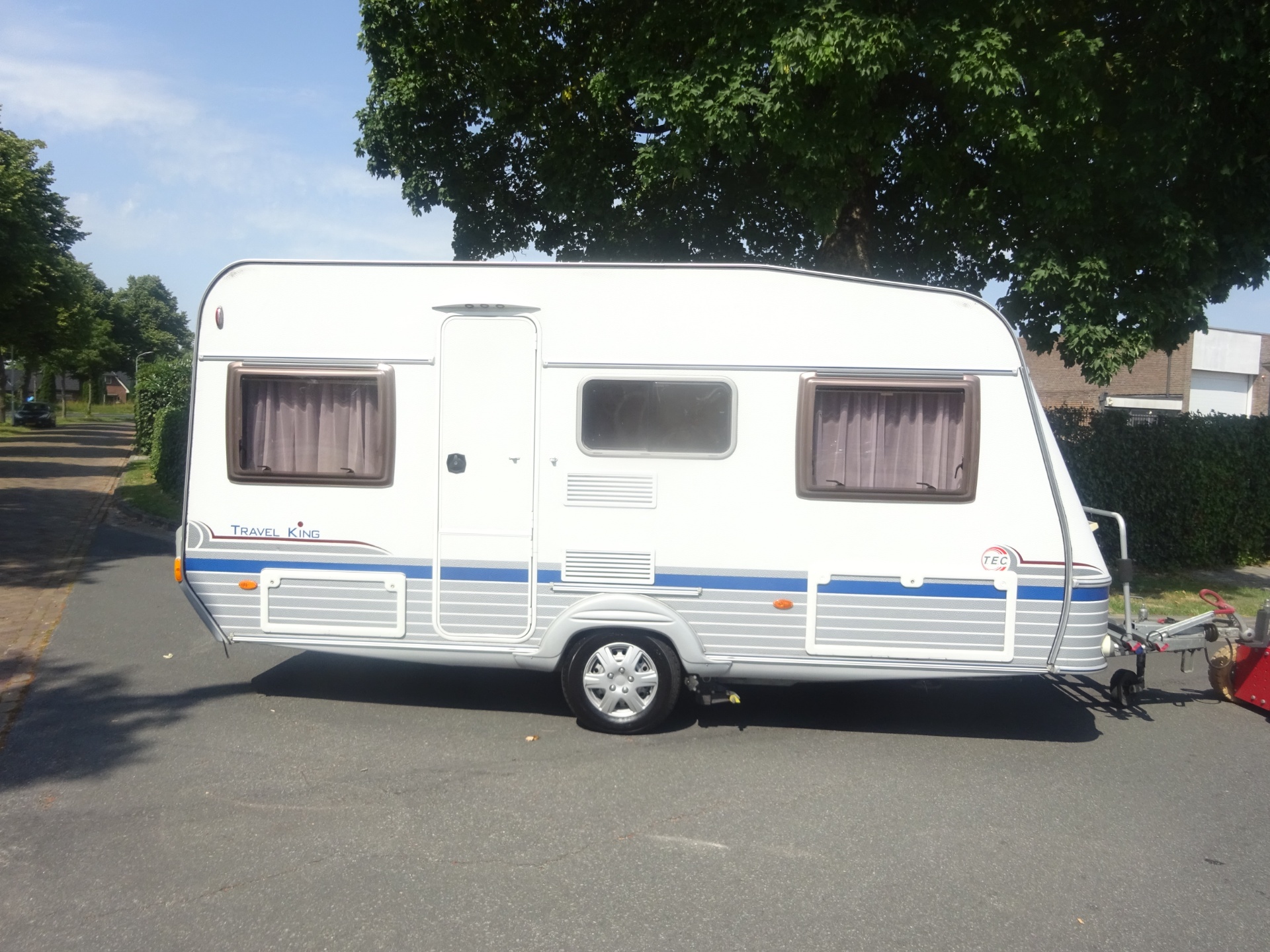 Tec Travelking 450 Met Vast Bed Mover en Airco foto: 2
