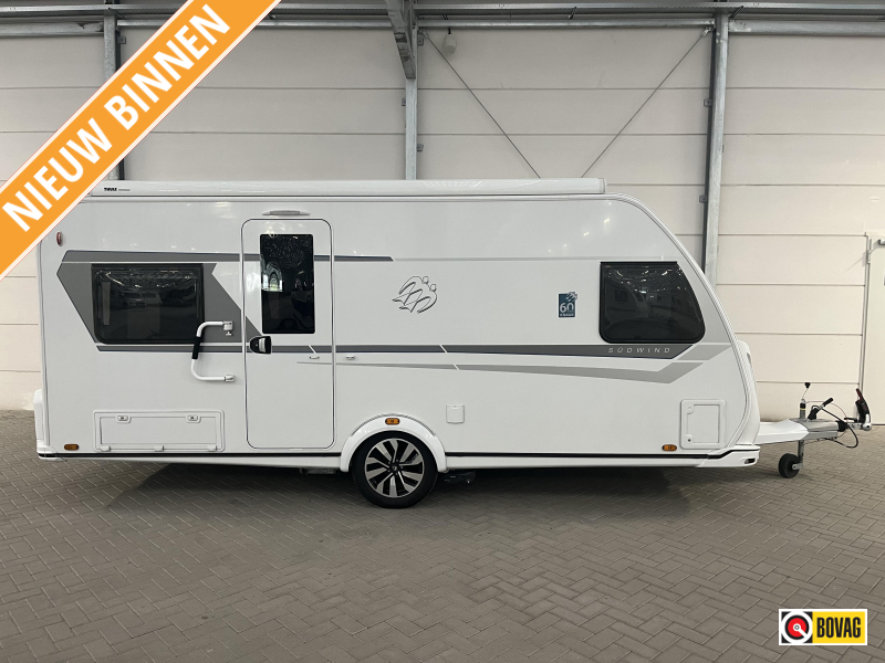 Knaus Sudwind 60 Years 500 FU Mover-Toldo de cassette