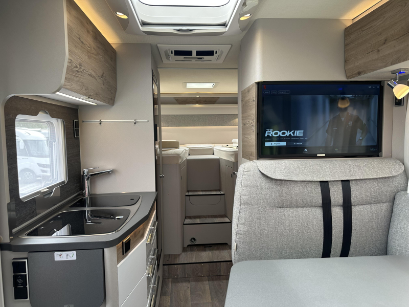 Hymer Exsis 580 PURE E&P leveling system photo: 15