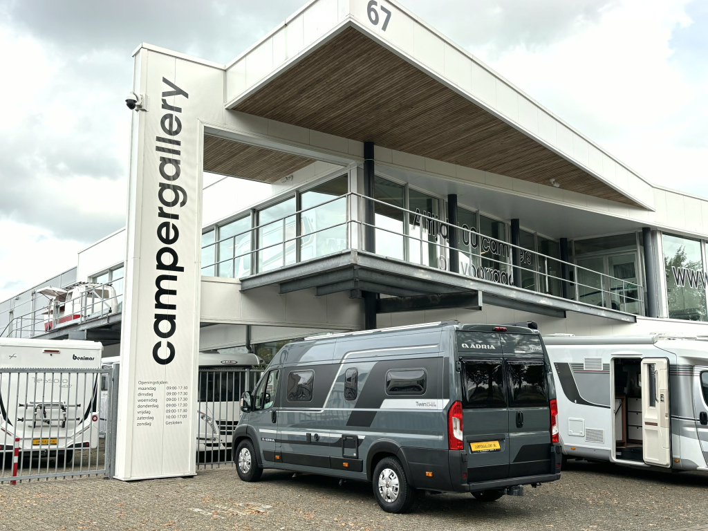 Adria Twin Supreme 640 SLB ENKELE BEDDEN FIAT 8 TREKHAAK foto: 21