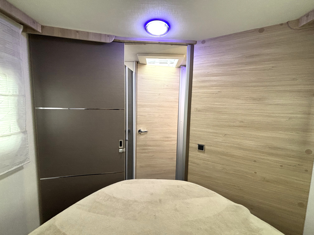 Challenger Graphite VIP 328 AUTOMAAT QUEENSBED HEFBED F2F foto: 3