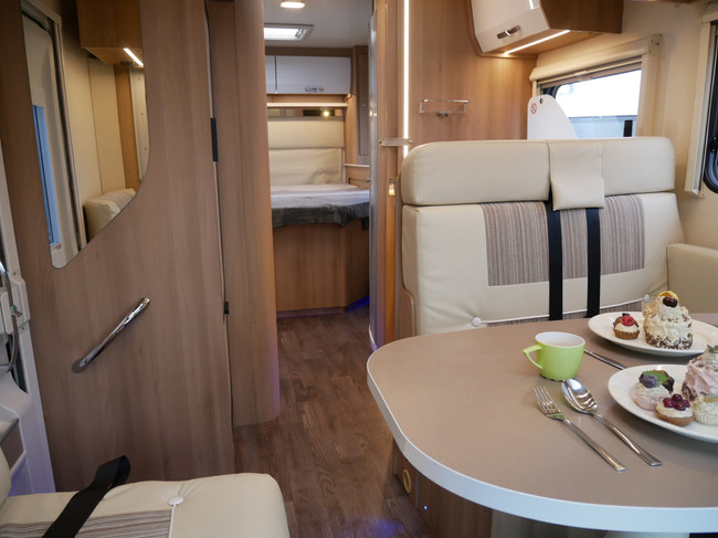ROLLER Team Auto-Roller 265 TI, Cama Queen, Cama abatible, &iexcl;&iexcl;Garaje XXL!! foto: 10