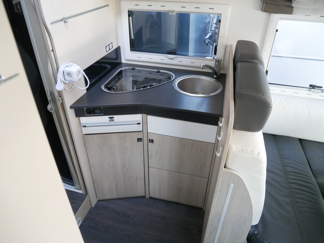 Chausson 718 XLB Special Edition, Cama Queen, Cama abatible!! foto: 10