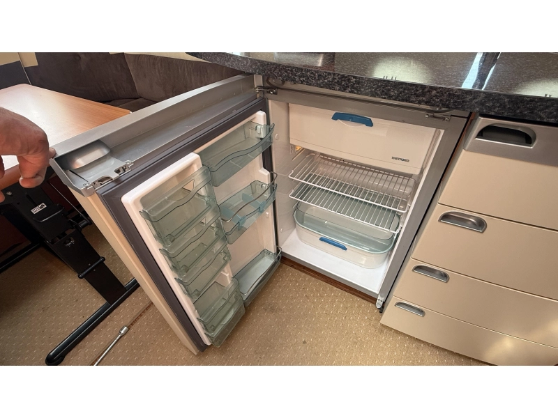 Hobby Prestige 495 UFE frans bed rondzit toilet  foto: 6